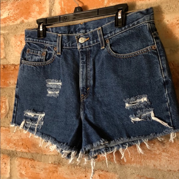 Levi Distressed cutoff shorts - Picture 1 of 3